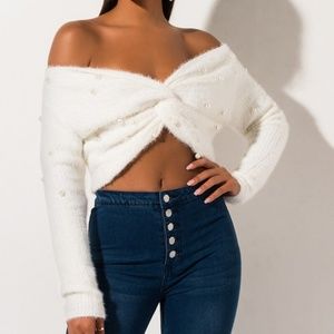 PRETTY IN PEARLS TWISTED HEM CROPPED SWEATER